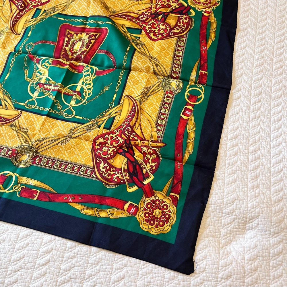 Vintage Square Gold Luxury Hardware Print Pattern Scarf 30" x 30" - Picture 6 of 13